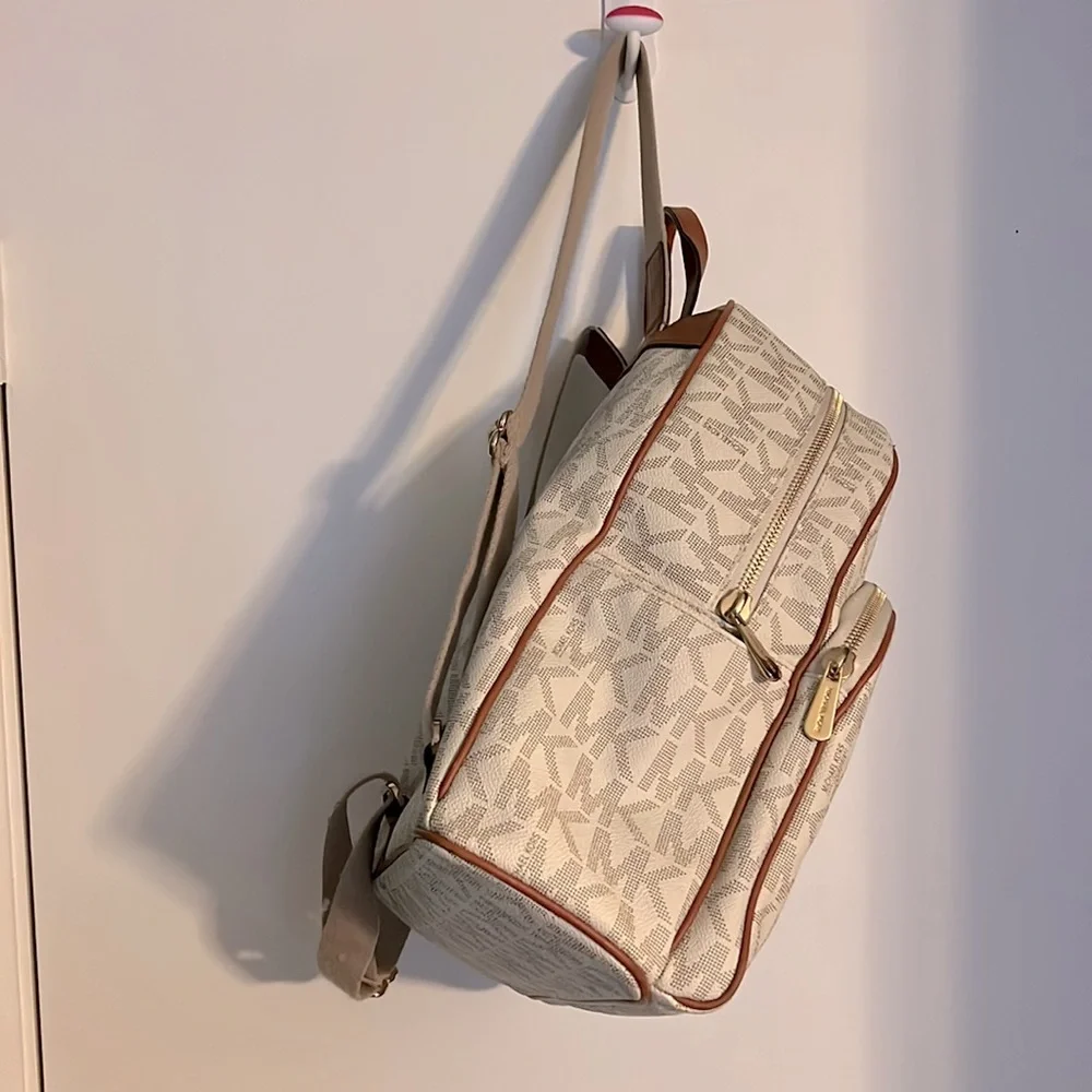Michael Kors Cream and brown zip backpack - Picture 3 of 12